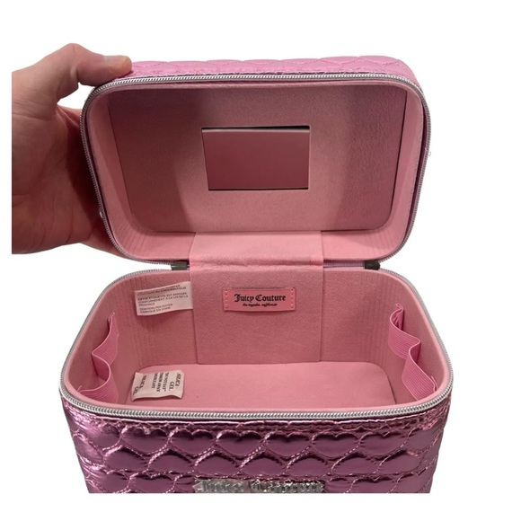 Juicy Couture travel cosmetic bag - Picture 6 of 7